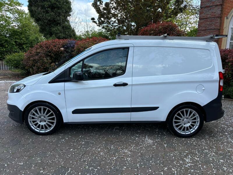 FORD TRANSIT COURIER