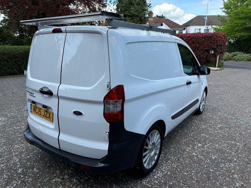 FORD TRANSIT COURIER